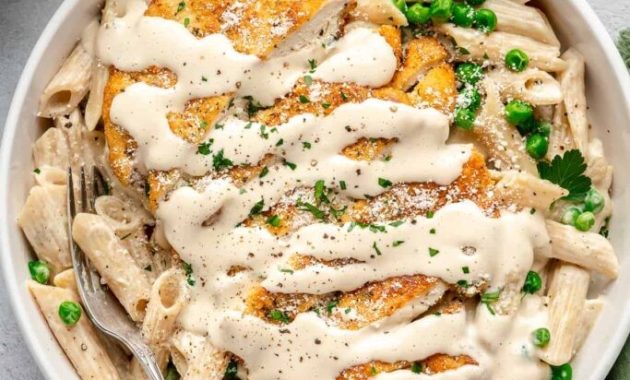 Glutensiz Tavuk Milanese ve Ev Yapımı Alfredo Sosu: Sağlıklı Bir Lezzet Şöleni