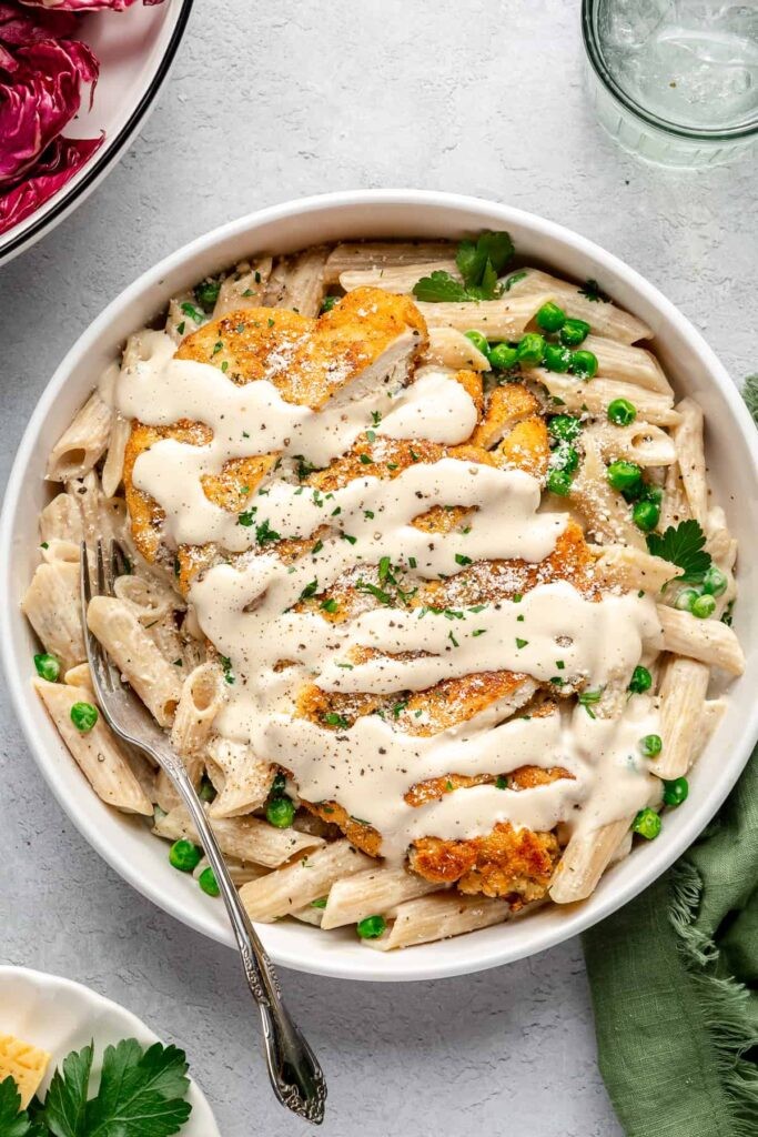 Glutensiz Tavuk Milanese ve Ev Yapımı Alfredo Sosu: Sağlıklı Bir Lezzet Şöleni