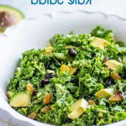 Avokado Masajlı Sağlıklı Kale Salatası | EatBetterRecipes.com