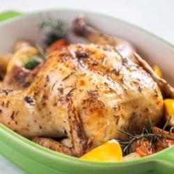 Limon, Sarımsak ve Otlar ile Bütün Tavuk Tarifi | EatBetterRecipes.com