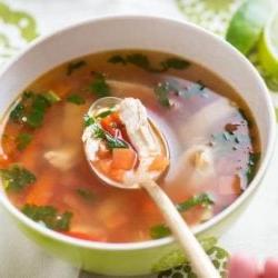 Sağlıklı Acılı Ekşili Tayland Tavuk Çorbası | @EatBetterRecipes