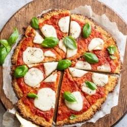Düşük Karbonhidratlı Karnabahar Pizza Tabanı Tarifi | EatBetterRecipes.com