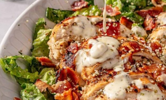 Lezzetli ve Doyurucu: Tavuklu Baconlı Ranch Salata Tarifi